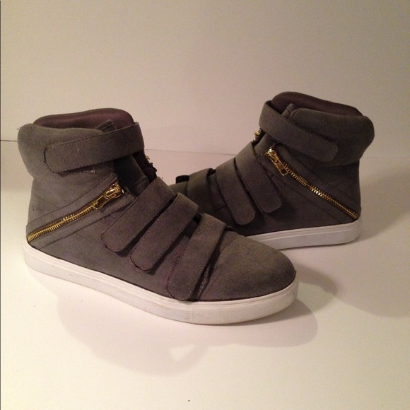 Shoes - 4 Strap Velcro Sneaker